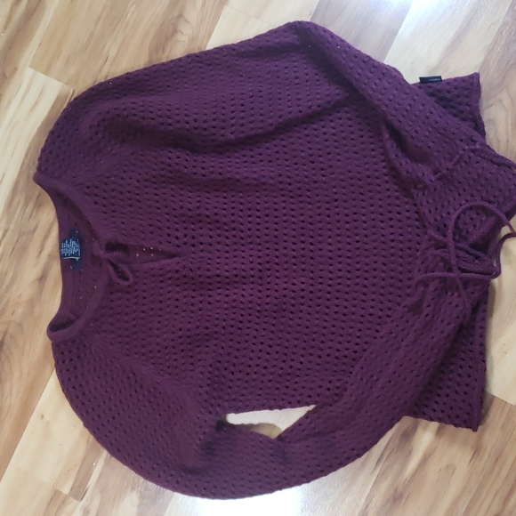 Abercrombie deep cranberry wine open weave knit sweater split neck Size Large - Picture 1 of 7